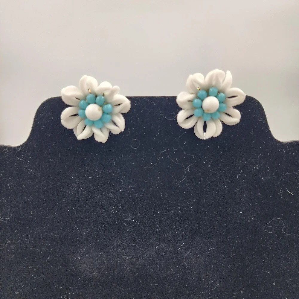 Vintage Western Germany blue glass milk glass Cluster Clip on Earrings Flower - Picture 3 of 7